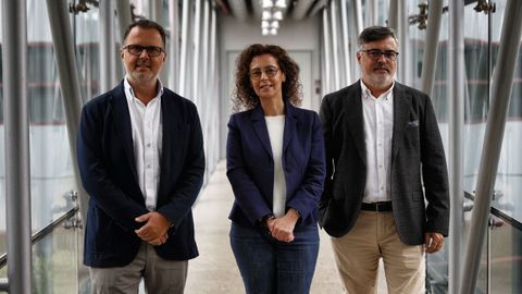 Federico Martinn, jefe de Pediatra del CHUS; Carmen Durn Parrondo, Directora Xeral de Sade Pblica; y Jose Luis Fernndez Trisac, jefe de Neonatologa del Chuac.