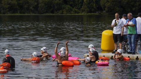 En el r�o Mi�o, en el entorno del Balneario de Laias (Cenlle), ya existe un pantal�n.