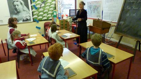 Recreaci�n dunha clase vitoriana