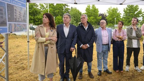 Allegue y Lores asistieron al presentaci�n del proyecto en la parcela de la R�a das Devesas donde se levantar� el edificio