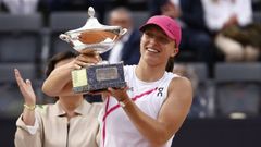 Iga Swiatek, ganadora del Masters 1.000 de Roma, tras vencer a Sabalenka