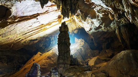 Una cueva subterránea del Cantábrico