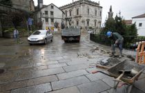 La operaci�n de mejora del enlosado de San Francisco comenz� ayer y durar� un mes. 