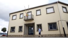 Edificio de Capitan�a Mar�tima en Ribeira