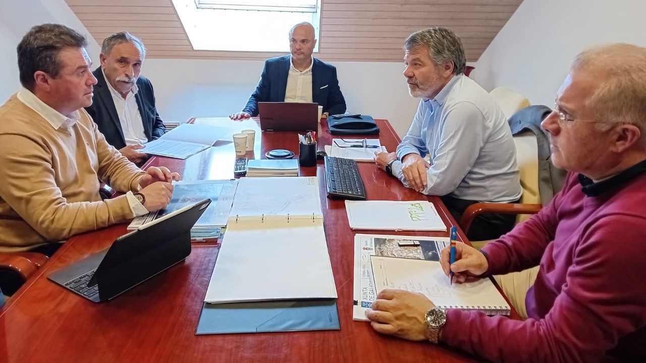 Reunión de Portos de Galicia y el alcalde de Ponteceso