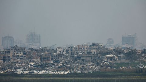 Una vista de este domingo de edificios da�ados en el norte de Gaza.