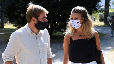  La vicepresidenta del Gobierno y ministra de Trabajo, Yolanda D�az, y el diputado regional de Podemos Daniel Ripa