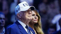 Donald Trump, acompa�ado de su esposa Melania en el evento.