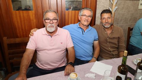COMIDA DE DESPEDIDA A JAVIER MARCOS BARREIRO, JEFE DE ESCUADRON DE VIGILANCIA AEREA DEL BARBANZA EN EL RESTAURANTE BENJAM�N DE ROIS