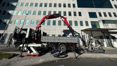 Retirada del viejo TAC del hospital de Ourense