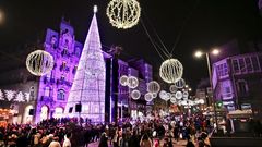 Lleno total para disfrutar del alumbrado navide�o en Vigo