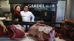 Ra�l Guti�rrez y Alina Elena Ionita, en la Parrillada Gardel, en Arteixo.