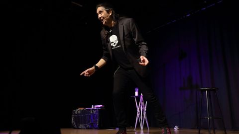 El Mago Teto actuar en el MIHL