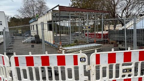 Obras para retirar los barracones del colegio de Abegondo.