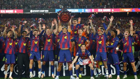 La plantilla del Barcelona celebra el t�tulo de Liga.