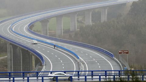 El viaducto de Pambre de la A-54 tendrá la velocidad limitada y una señal de peligro por rachas de viento