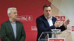 Luis �lvarez y Valent�n Gonz�lez Formoso, este lunes, en el Parlamento