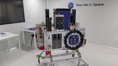 La plataforma Ossie fabricada en Nigr�n por Uarx Space.