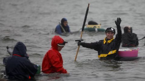 Campa�a marisquera en la r�a de Noia