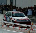 Los esl�lomes re�nen a cientos de espectadores. 