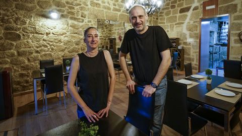 Almudena y Jose, camareros de O Birrán