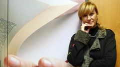 A escritora e xornalista Bego&ntilde;a Caama&ntilde;o.