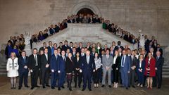 Boris Johnson posa con los diputados conservadores electos en Westminster