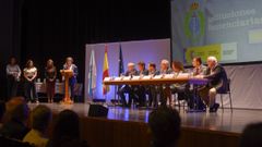 Autoridades de diversas instituciones acudieron al evento, que se estren� en el Fuxan os Ventos. 