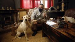 V�ctor adopt� a Od�n cuando su anterior due�a lo tir� a la basura siendo solo un cachorro. 