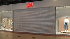 Establecimiento de H&M de Valle Real cerrado por huelga