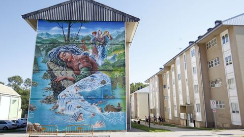 La lenda do r�o Eume, de Delio Rodr�guez, en el poblado de O Barreiro