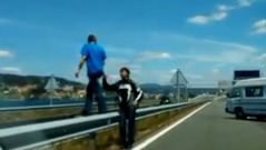 El individuo hizo equilibrio sobre la mediana