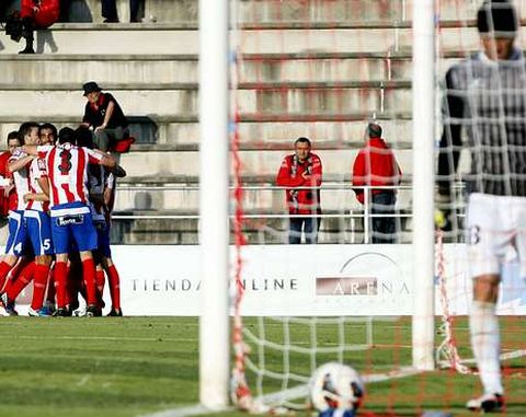 Los jugadores del Lugo, celebrando uno de los goles al Mirand�s en el �ngel Carro.