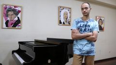 El chico ha pasado incontables horas ensayando en las instalaciones del conservatorio de Ribeira.