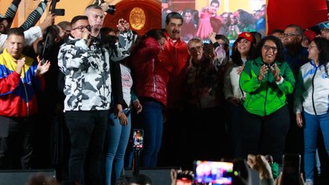 Nicolás Maduro celebra la victoria en las elecciones, adjudicada por el Consejo Nacional Electoral del país.