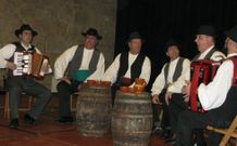 Una de las escenas que recrea Ximiela es una improvisada taberna<span lang= es-es > </span>