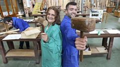 Patricia Garca y Joel Calvio, en el taller del mdulo de carpintera de A Xunqueira.