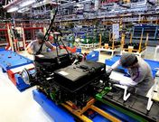 Peugeot Citro�n monta los veh�culos en Vigo con piezas surtidas por cien proveedores locales. 