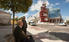 Todav�a hay que esperar meses para que abran m�s negocios en el Centro Comercial Abella. 