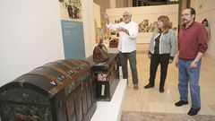 Jos� Mar�a S�nchez (esquerda), Mar�a Luisa Amigo e Luis Fern�ndez reviviron as s�as experiencias no Montserrat e no Bego�a, trasatl�nticos da emigraci�n galega