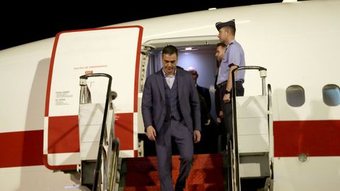 S�nchez bajando de uno de los aviones oficiales el pasado mes de marzo