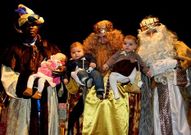 Los Reyes recibieron en Cerceda la visita de varios beb�s.