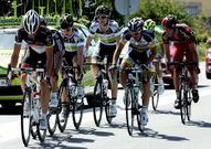 Flecha (Sky), Clarke y Meyer (Orica), Gerdemann (Radioshack), De Gendt (Vancasoleil) y Viviani (Liquigas) y el ganador de la etapa, Cummings (BMC), pasaron escapados por las calles de Berganti�os