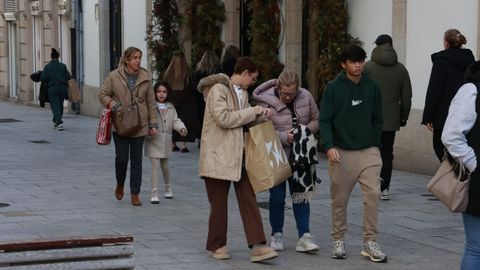 Ambiente de compras en la plaza de Lugo de A Coru�a