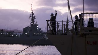 La Almirante Juan de Borb�n saliendo del Arsenal del pasado 10 de enero. 