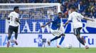 Rahim, en el centro, ante Mbapp y Vinicius durante el Real Oviedo-Real Madrid