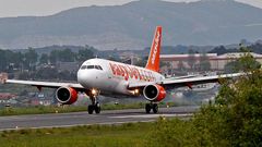 Easyjet vuelve a Alvedro.La compa��a enlaza A Coru�a y Madrid.