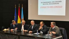 Manuel Ferreir�s, Antonio Pati�o, el periodista Francisco Guti�rrez, Juan Evaristo Rodr�guez y Jos� Juan Santos, en la presentaci�n de los candidatos de Unidade Local realizada en Arteixo. 