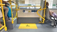 La oposici�n denuncia que en los nuevos buses no hay suficiente espacio.