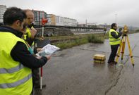 T�cnicos del equipo redactor del proyecto iniciaron los trabajos en la zona de la estaci�n. 